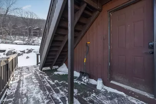 6 Sunrise Dr #1, Vernon Twp., NJ 07462