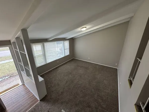 1437 Windsor Circle, Carpentersville, IL 60110