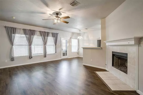 10304 Trevino Lane, Benbrook, TX 76126