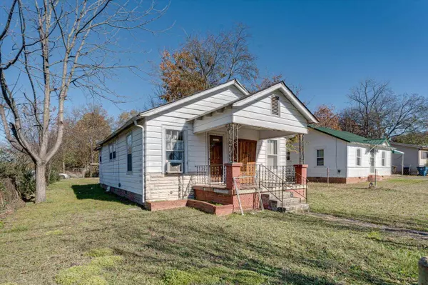 215 Spruce ST, Rossville, GA 30741