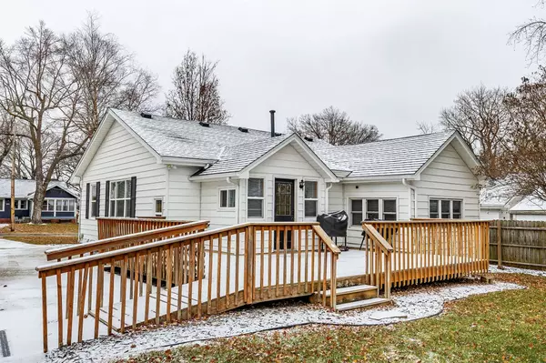 2720 Arnold Road, Des Moines, IA 50310