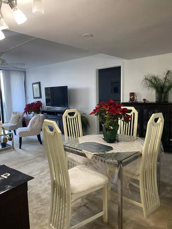 2000 Presidential 202 WAY 202, West Palm Beach, FL 33401