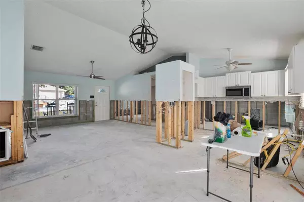 416 LANCASTER AVE, Orange City, FL 32763