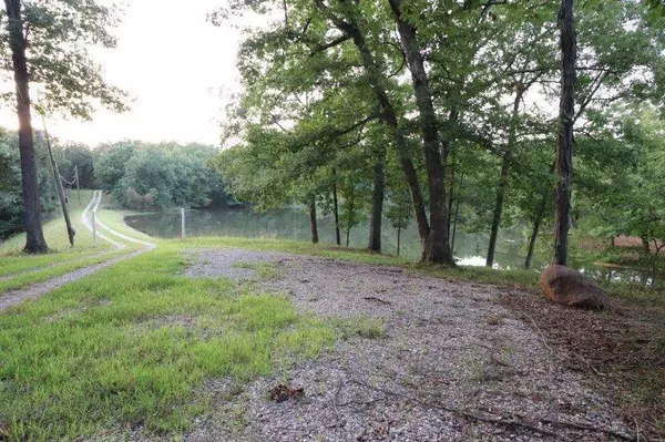 9942 Schrand LN, Williamsburg, MO 63388