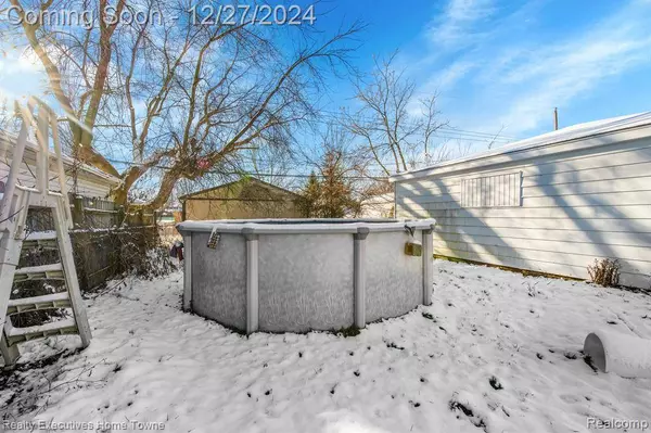 20224 WEBSTER Street, Clinton Township, MI 48035