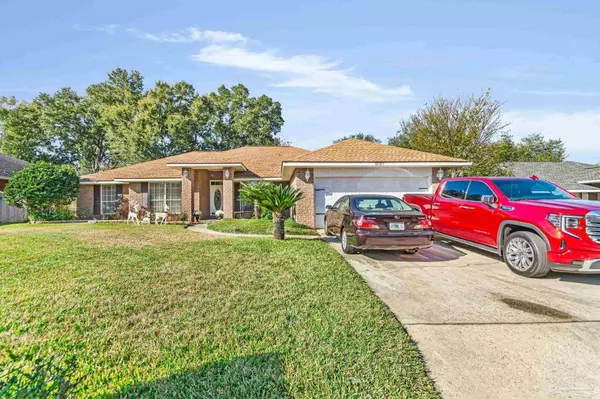 11727 Old Course Rd, Cantonment, FL 32533