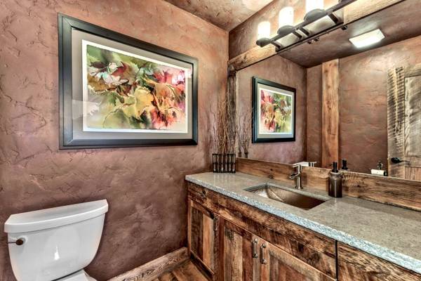 15559 Skislope Way, Truckee, CA 96161-0000