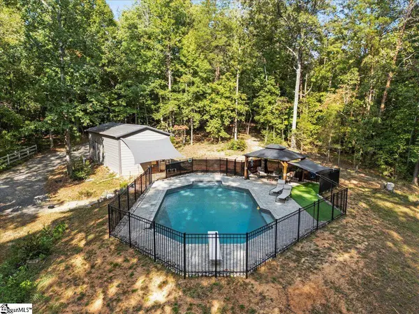 91 Glenwood Lane, Gray Court, SC 29645