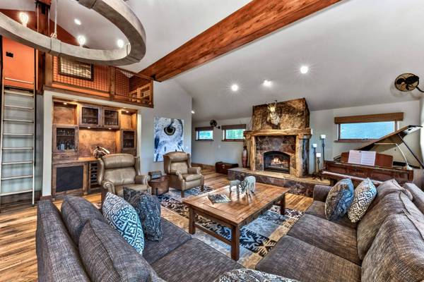 15559 Skislope Way, Truckee, CA 96161-0000