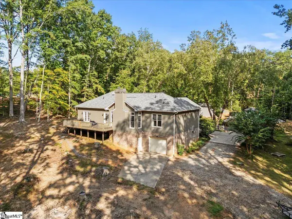 91 Glenwood Lane, Gray Court, SC 29645