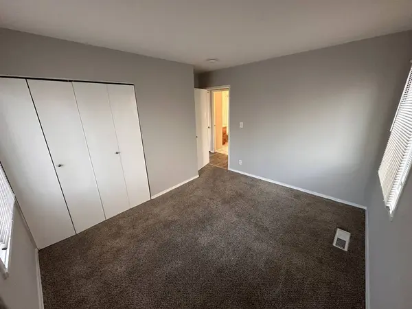 3325 Lynwood Drive, South Chicago Heights, IL 60411