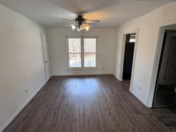 6 Beech CT #6, Selden, NY 11784