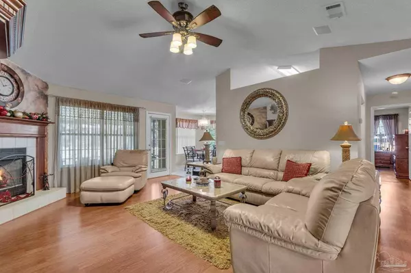 11727 Old Course Rd, Cantonment, FL 32533