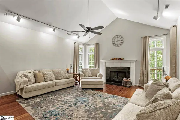 91 Glenwood Lane, Gray Court, SC 29645