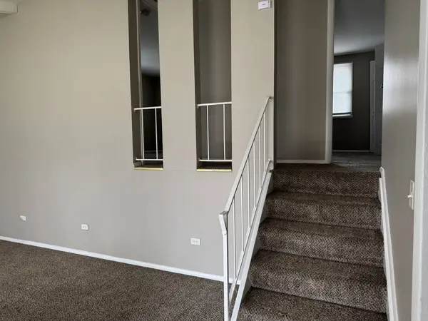 1437 Windsor Circle, Carpentersville, IL 60110