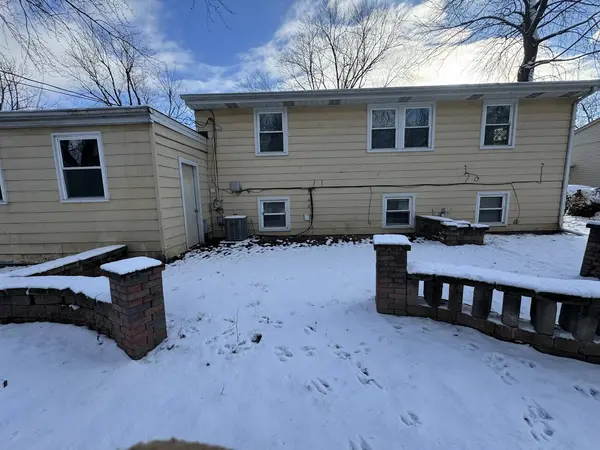 1437 Windsor Circle, Carpentersville, IL 60110