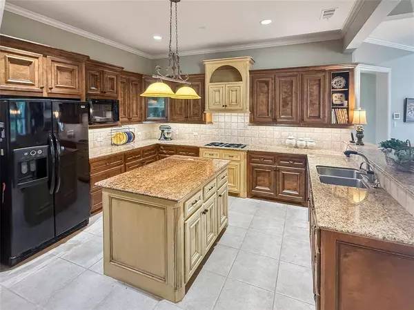 27 E Thymewood PL, The Woodlands, TX 77382