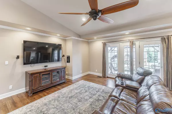 104 Six Mile Road, Somerville, AL 35670