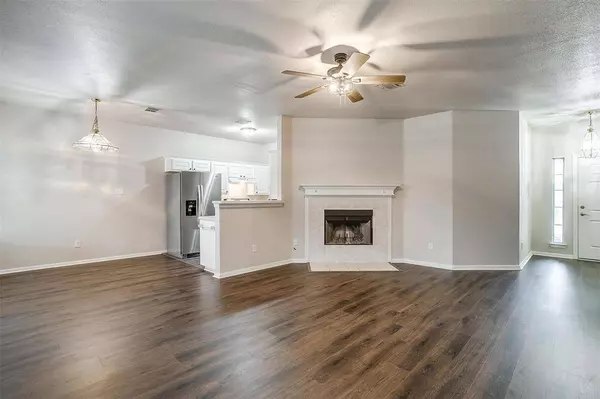 10304 Trevino Lane, Benbrook, TX 76126