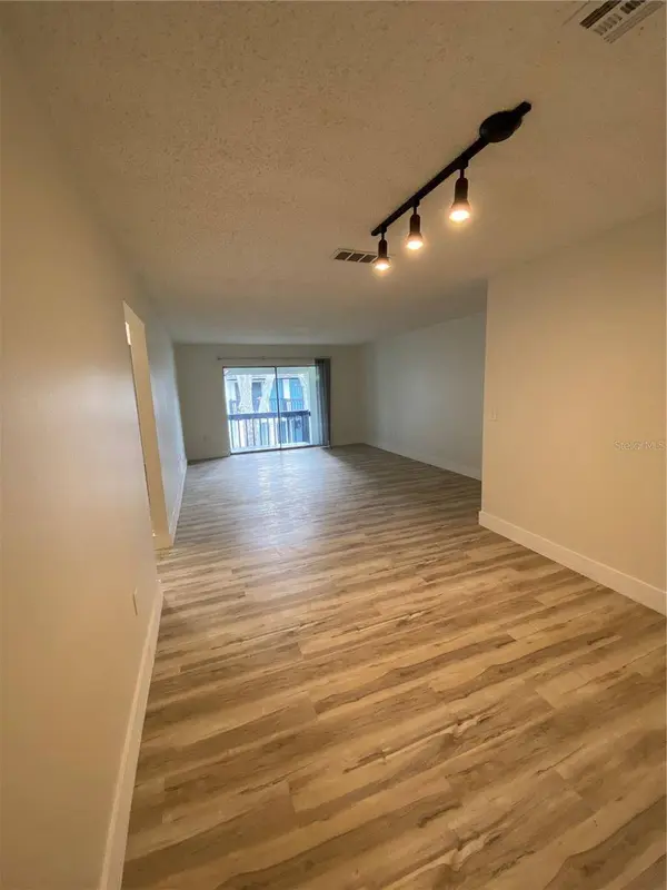 4213 S SEMORAN BLVD #9, Orlando, FL 32822