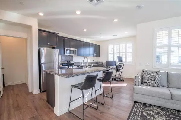 16680 Wyndham Ln #12, Fontana, CA 92336-6150