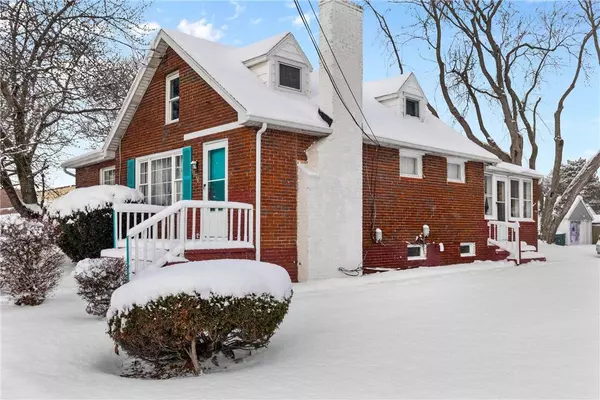 1376 Emerson ST, Rochester, NY 14606