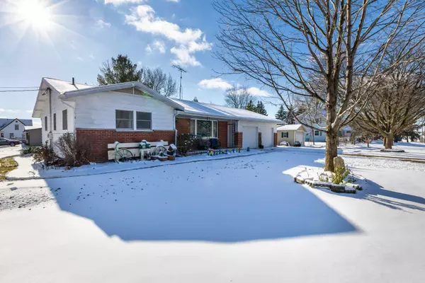 705 Galena Avenue, Warren, IL 61087