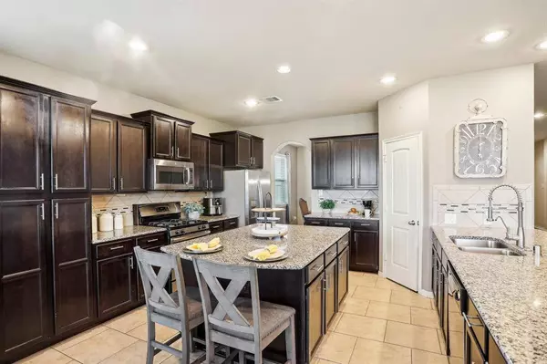 11923 Eagle Ridge Dr, Dayton, TX 77535