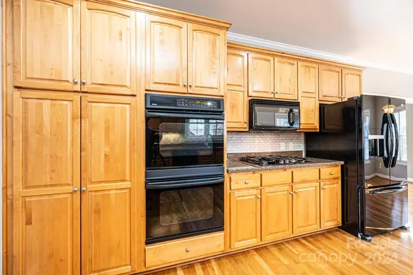 1107 Fox Chase DR, Newton, NC 28658