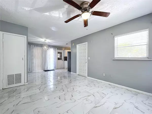 8901 TEMPLE PARK DR, Tampa, FL 33637