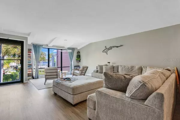 2424 W TAMPA BAY BLVD #A210, Tampa, FL 33607