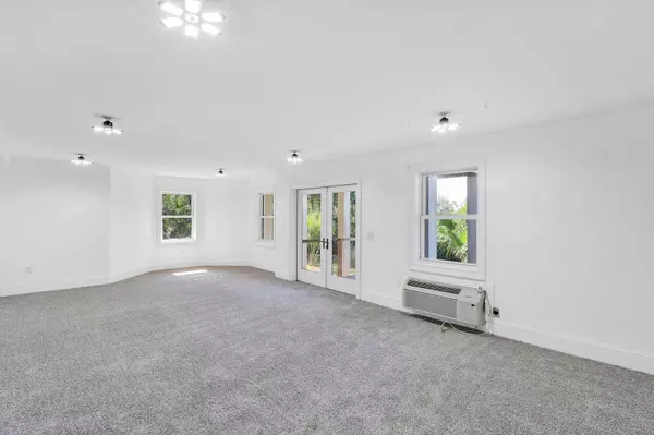 4591 Cape Island Dr, Awendaw, SC 29429