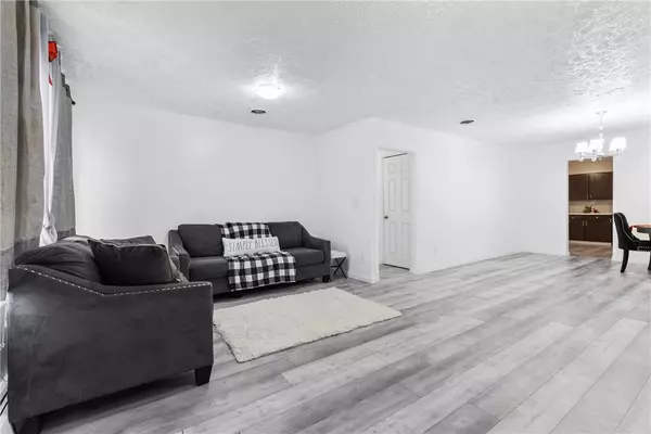 1376 Emerson ST, Rochester, NY 14606