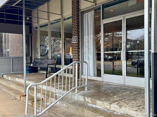 20 CHESTNUT Street 101, Wyandotte, MI 48192