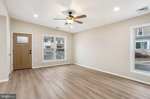 10 PARK AVE, Gloucester City, NJ 08030