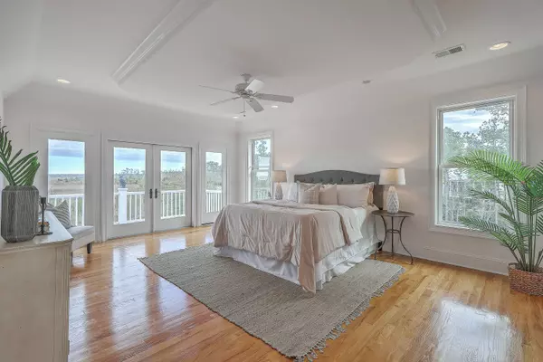 4591 Cape Island Dr, Awendaw, SC 29429