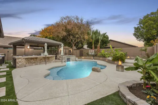 8960 W TONY Court, Peoria, AZ 85382