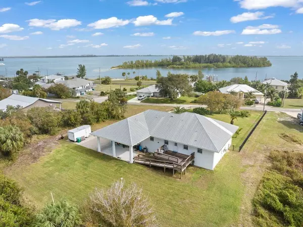 7124 Blue Shore RD, Grant Valkaria, FL 32949