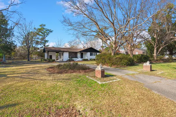115 Sandy Dr, Moncks Corner, SC 29461
