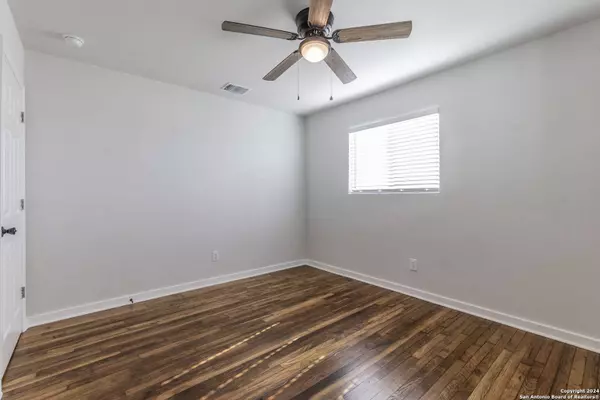 251 MERRIWEATHER ST, New Braunfels, TX 78130-4767