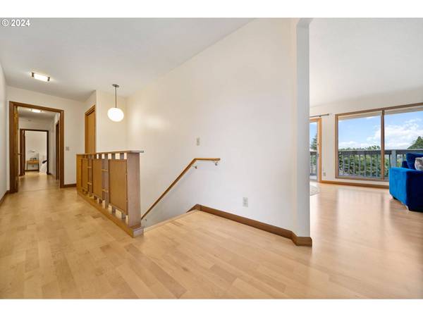 12755 NE ROSE PKWY, Portland, OR 97230