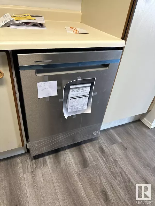 #906 8340 JASPER AV NW, Edmonton, AB T5H 4C6