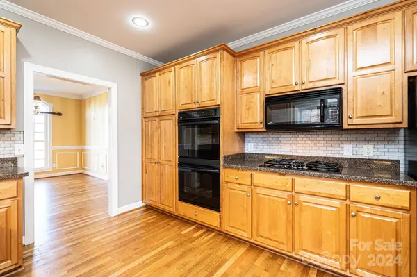 1107 Fox Chase DR, Newton, NC 28658