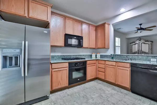 1748 Oxford CT, Plumas Lake, CA 95961