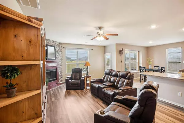 11923 Eagle Ridge Dr, Dayton, TX 77535