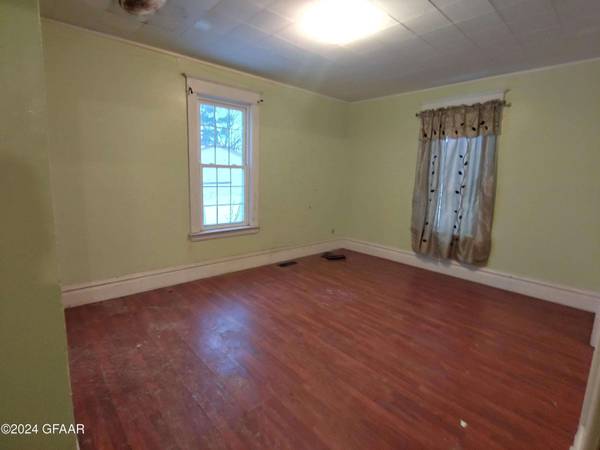 607 STUART AVE, Crookston, MN 56716