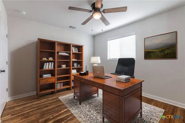 251 W Merriweather ST, New Braunfels, TX 78130