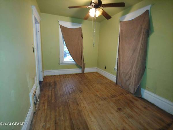 607 STUART AVE, Crookston, MN 56716