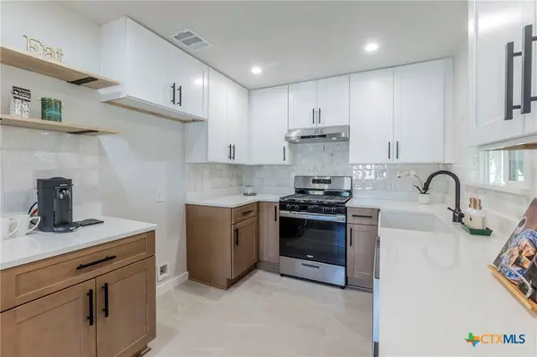 251 W Merriweather ST, New Braunfels, TX 78130