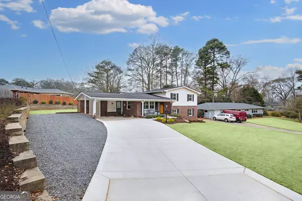 35 Mansour CIR, Newnan, GA 30263